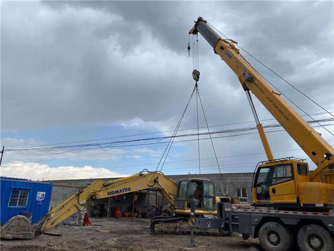 秭归县25吨吊车的工作半径是多少？